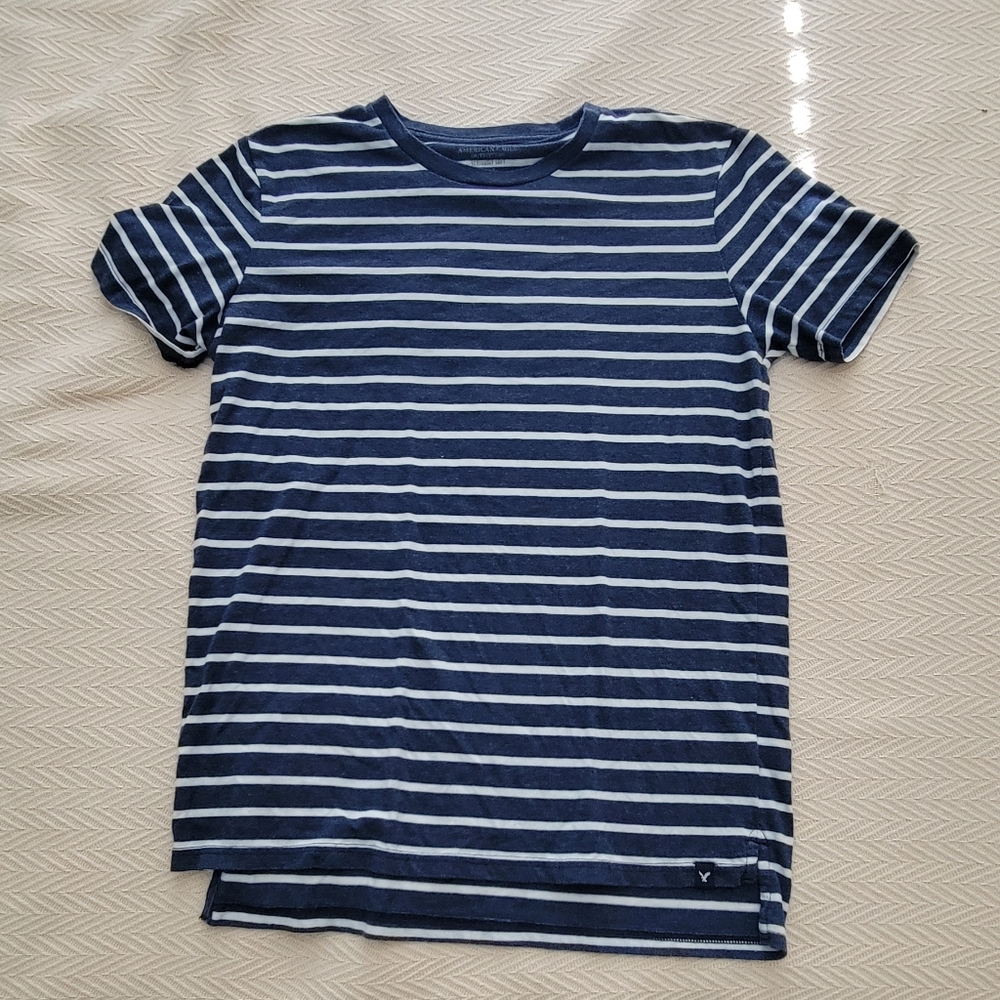 American Eagle Stripped T-shirt